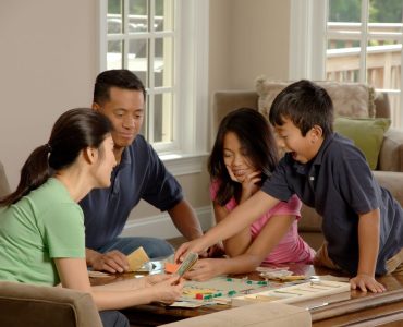 Fun and Easy Ways to Boost the Family Vibe Through Games